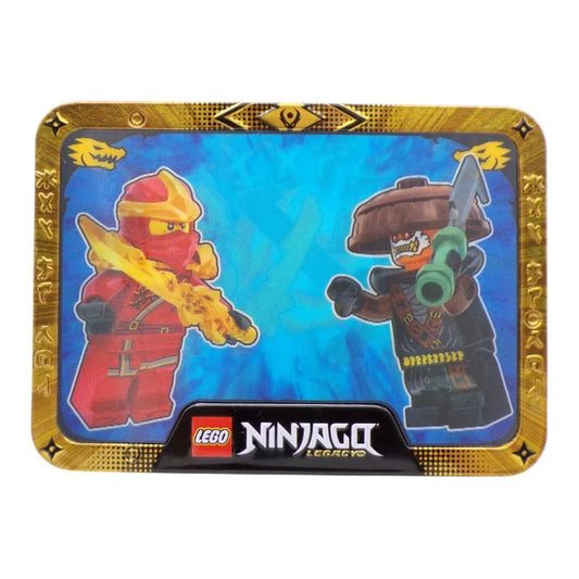 Ontdek de LEGO NINJAGO Kai vs. Rox Metal Box met itemnummer L0002213-1. Een stoere verzamelbox voor fans en verzamelaars.